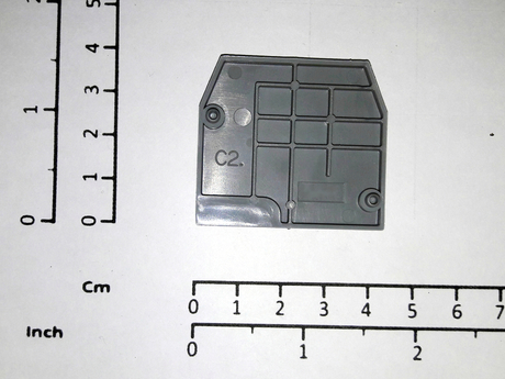 R22596D10 END PLATE